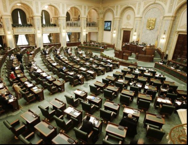 Pensiile speciale ale parlamentarilor revin. Comisia de statut trebuie să dea un raport 