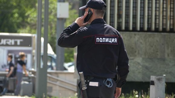 E la închisoare pentru cel mai ciudat motiv. Ce i-a făcut un bărbat poliţistului care îl aresta