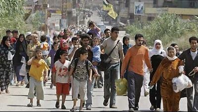 Criza refugiaților: Alt grup de sute de imigranţi a plecat din Ungaria către Austria