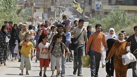 TIR plin cu refugiaţi, la Vama Giurgiu. Printre ei se află şi şapte copii