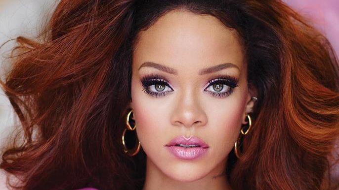Protest spontan la un eveniment găzduit de Rihanna. "Ruşine, Rihanna!"