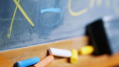 O universitate din România va oferi cursuri gratuite refugiaţilor