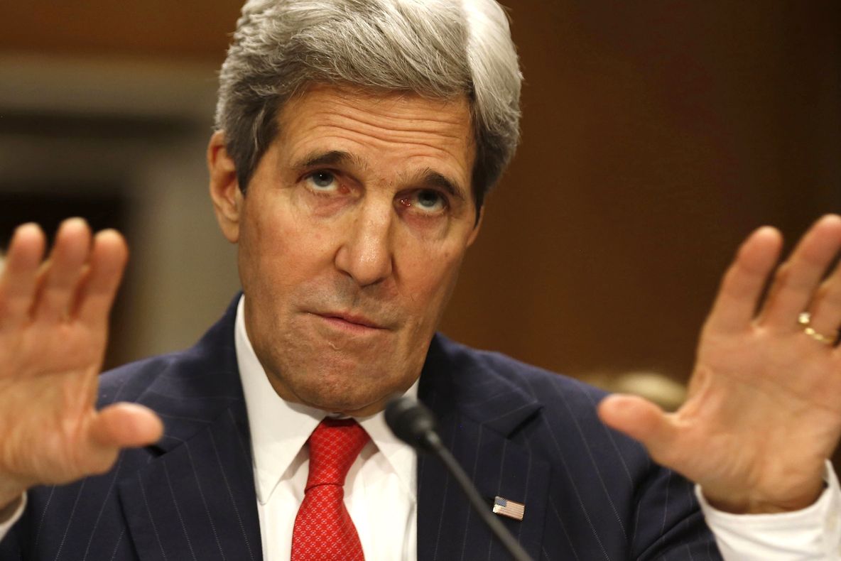 John Kerry: Avioanele ruseşti din Siria își protejează propria bază, nu pregătesc o ofensivă