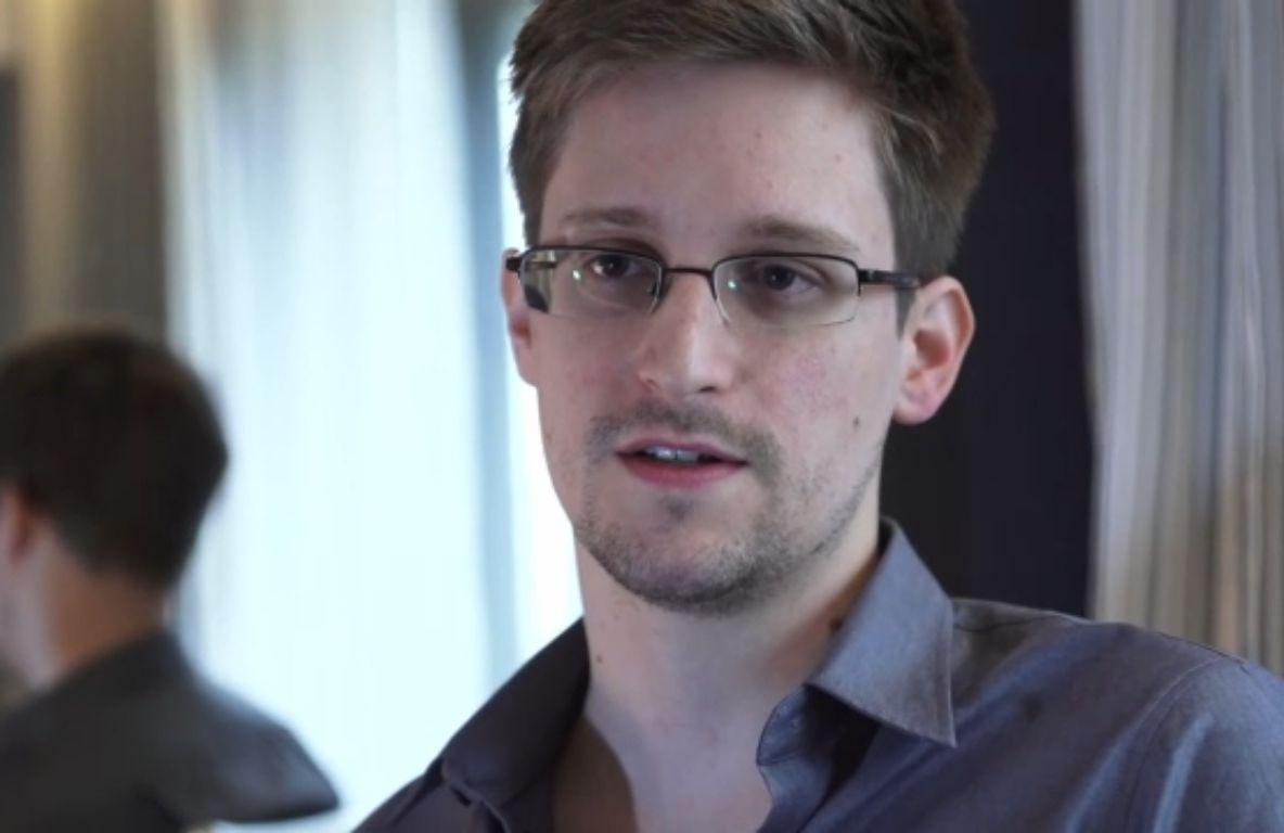 Edward Snowden şi-a deschis cont pe Twitter. Care este primul mesaj publicat