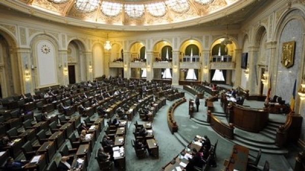 Senatul critică măsurile CE privind criza migraţiei. Ce solicită instituțiilor europene 