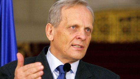 Stolojan: Moțiunea de cenzură atrage atenția a ceea ce se întâmplă la conducerea Guvernului