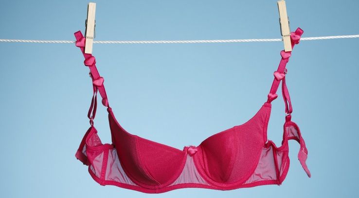 Mărimea sânilor, influenţată de data naşterii. Care sunt cele mai "norocoase" zodii