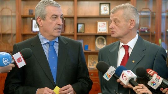 Cine îl apără pe Oprescu. Tăriceanu: "Flagrantul nu a fost flagrant"