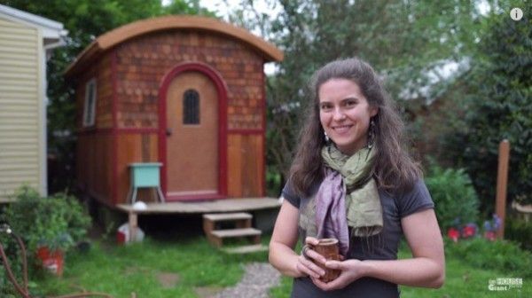 Femeia care şi-a făcut o casă de vis în cea mai micuţă rulotă 