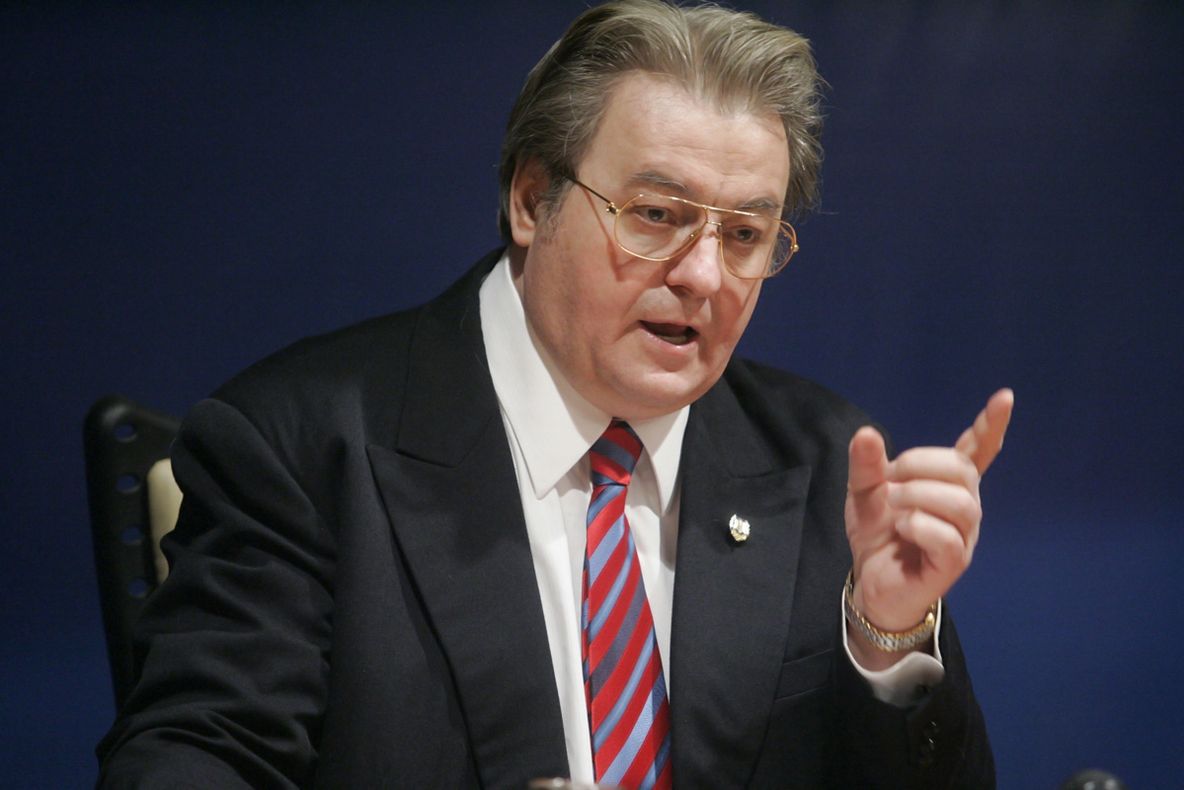 CORNELIU VADIM TUDOR a murit. Avea 65 de ani