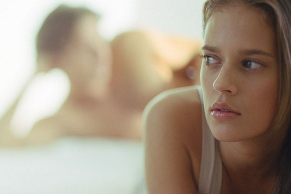 Și-a găsit soția goală, în pat cu un bărbat. Când a văzut cine este acesta..."Dumnezeule, cum?"