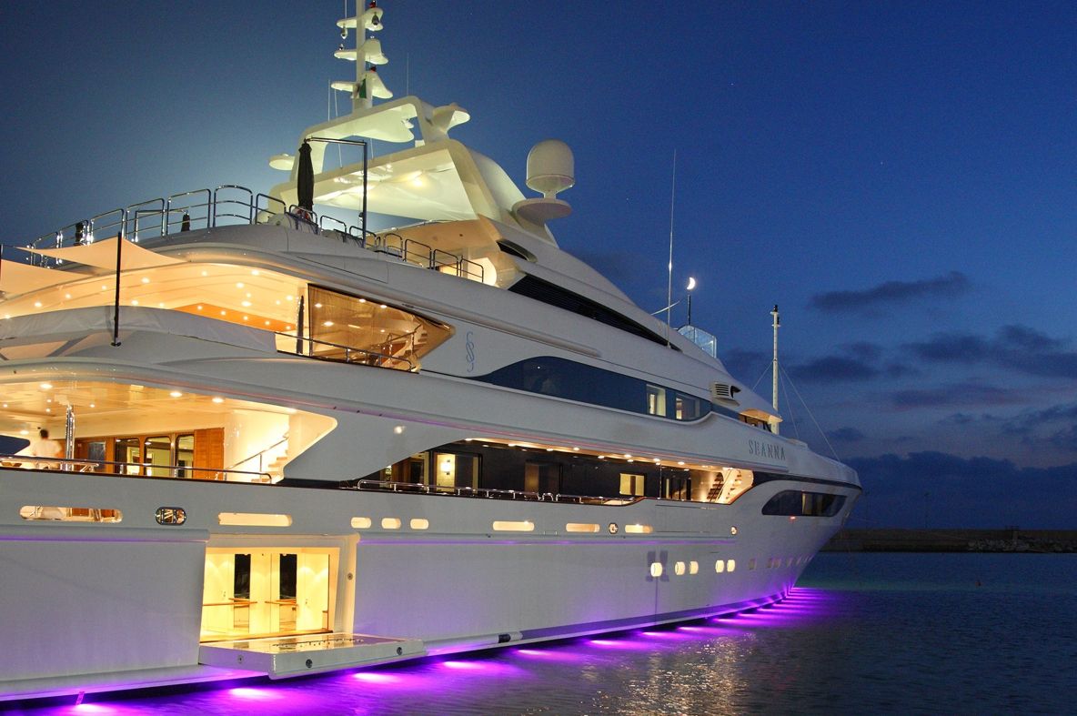 Franța a blocat active ale oligarhilor ruși în valoare de 850 de milioane de euro