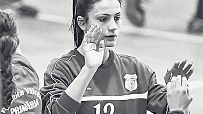 Cutremurător. Ce le-a spus tânăra handbalistă colegelor sale, înainte de saltul mortal cu paraşuta