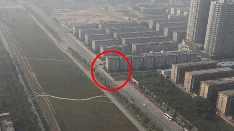 Chinezii au construit din greşeală un bloc în mijlocul autostrăzii