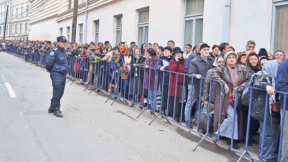 Moştele Sfintei Parascheva. Peste 600 de pelerini au avut nevoie de îngrijiri medicale