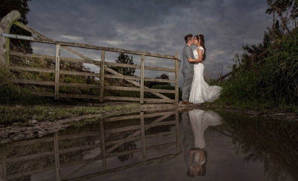 Adevărul din spatele fotografiei de nuntă perfecte. Ce sacrificii fac fotografii în timpul ședinței