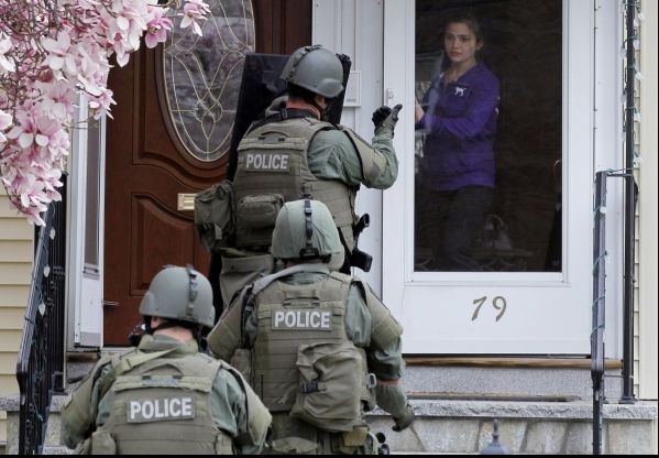 Le-a făcut o farsă prietenilor și a fost condamnat la 25 de ani de închisoare pentru terorism