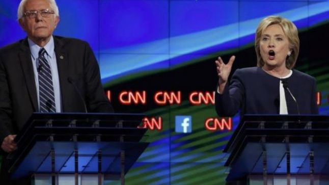 Dezbaterea democraților. Clinton, în defensivă, mizează pe experiență în drumul spre Casa Albă