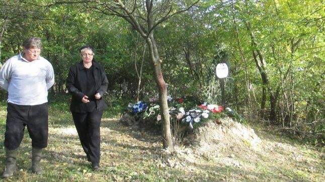 O femeie din Sălaj a fost îngropată în grădina casei. Motivul e incredibil