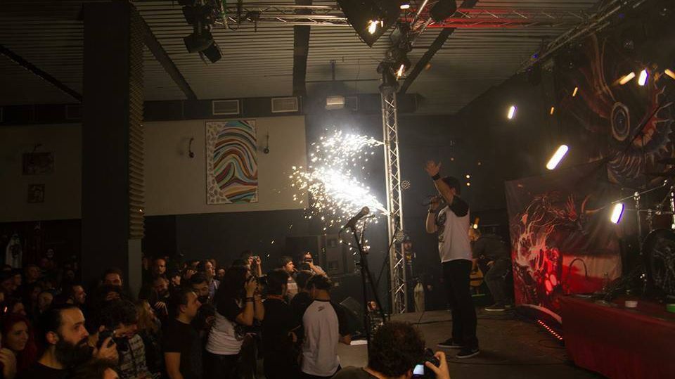 Evenimentul din clubul Colectiv avea efecte pirotehnice. FOTO, chiar înainte de incendiu