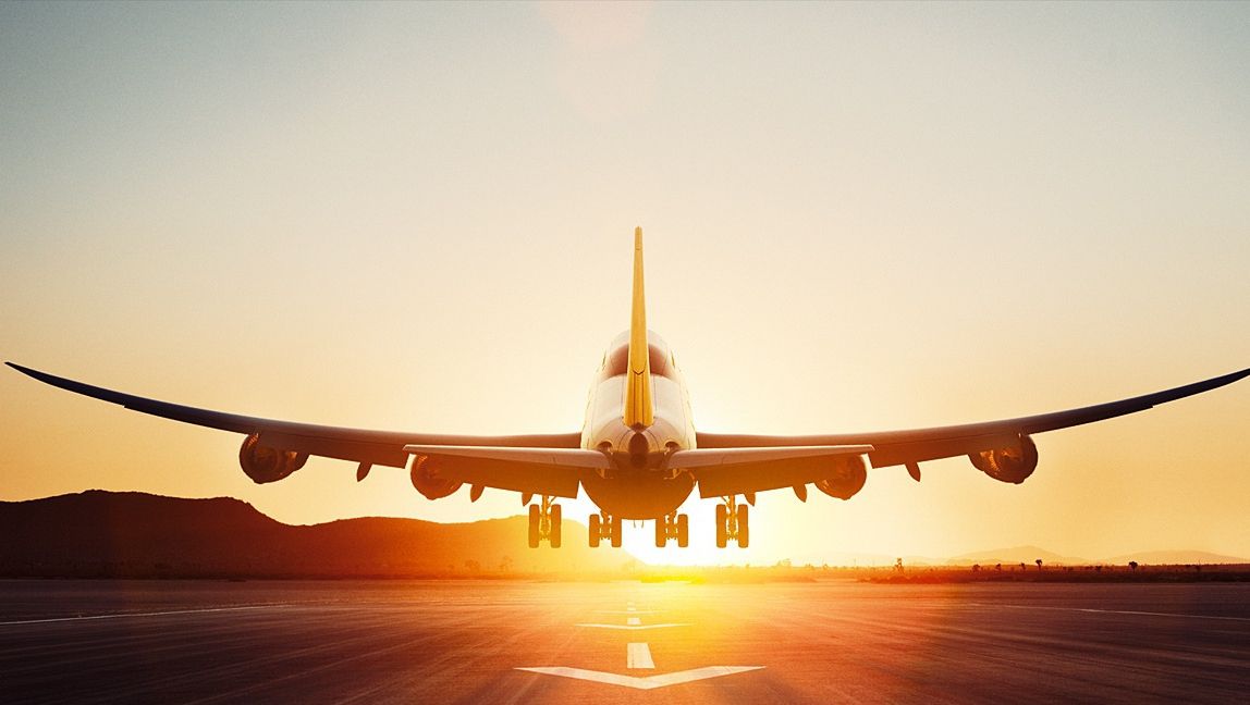 Incă un incident într-un avion. Un pasager violent ameninţă echipajul