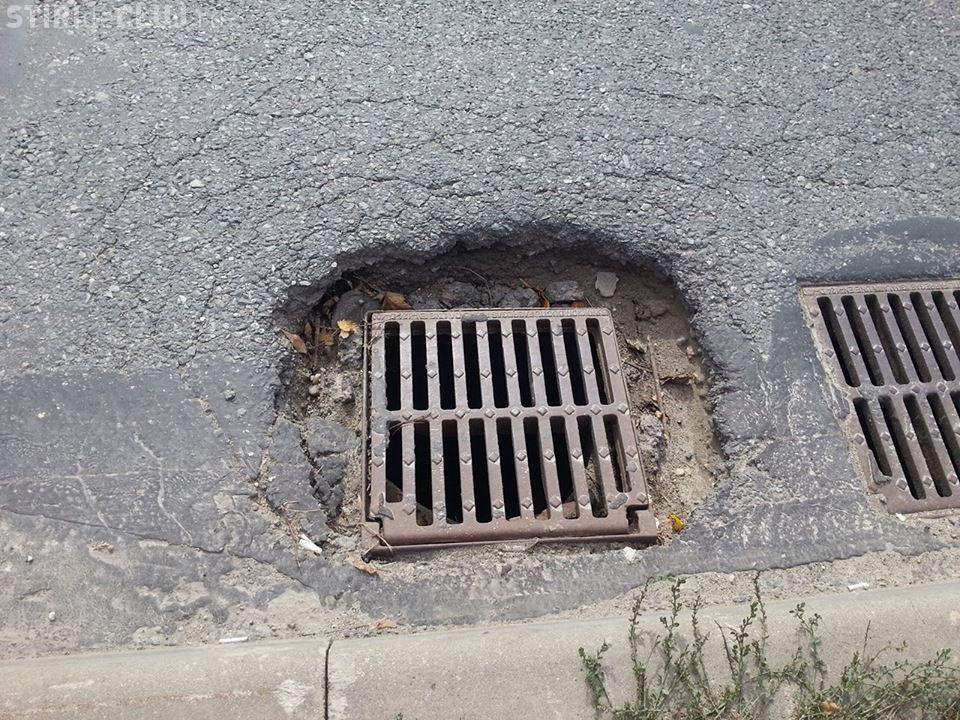 Un bărbat din Cluj şi-a distrus maşina într-o groapă. A chemat Poliţia - ce a urmat 