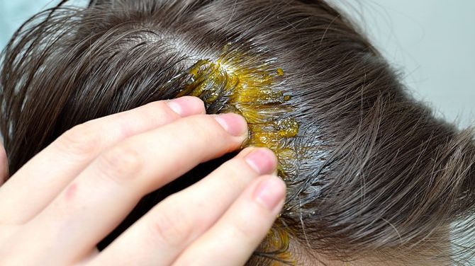 Trei trucuri pentru creşterea rapidă a părului(P) 