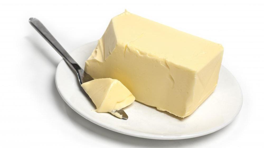 Cum înmoi untul rapid! E genial şi sigur nu te-ai gândit la soluţia asta