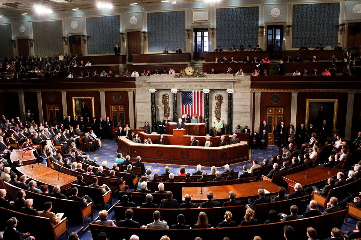 Activităţile serviciilor secrete americane privind raidurile ruse în Siria, anchetate  