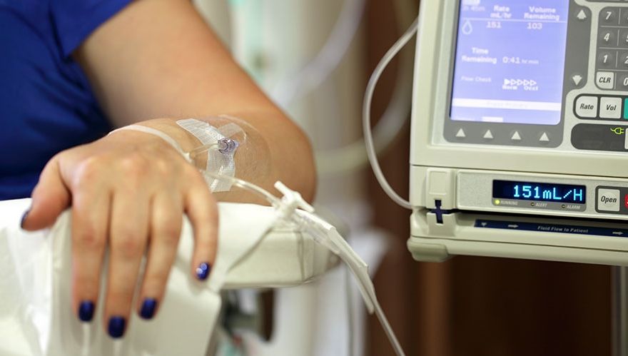 Dezvăluire şocantă făcută de o celebră cântăreaţă. "Fac chimioterapie, nesimţiţilor!"