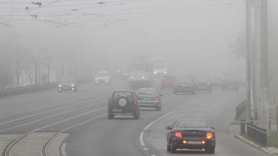 Atenţionare de ceaţă densă de la ANM. Vizibilitate scăzută sub 200 de metri şi izolat sub 50 metri