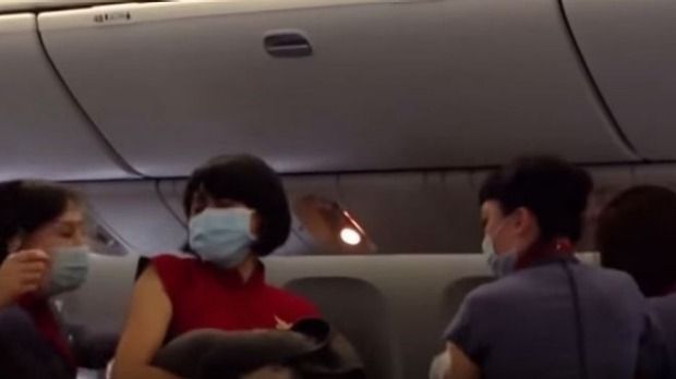 Femeia însărcinată a urcat în avion. Ce a urmat i-a schimbat viaţa complet