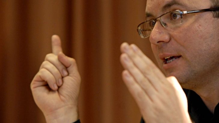 Cozmin Gușă: ”Câștigător de etapă în scandalul Oprea este cuplul mincinos Ponta-Băsescu”