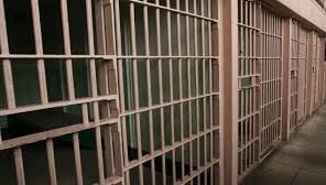 Directorul unui penitenciar, suspectat de implicare în înșelăciuni prin metoda „Accidentul”