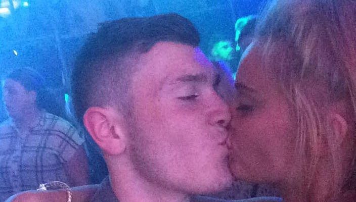 A cunoscut un băiat în club și a postat pe Facebook o poză cu el. A urmat ceva șocant și neașteptat