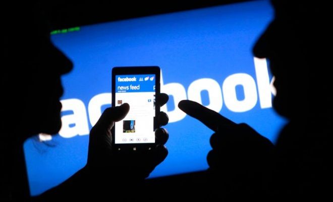 Ai aplicaţie Facebook pe telefon? Iată de ce trebuie să o ştergi acum