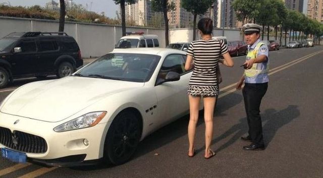 Copiii de bani gata din China sperie Occidentul. Ce aroganțe fără limite fac tinerii fuerdai