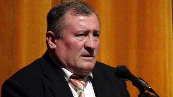 Halucinant! Un primar scuipă și înjură o femeie de 64 de ani cu handicap cardiac și locomotor