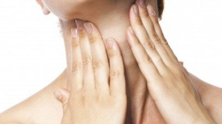 Cum îți dai seama că ai probleme cu glanda tiroidă