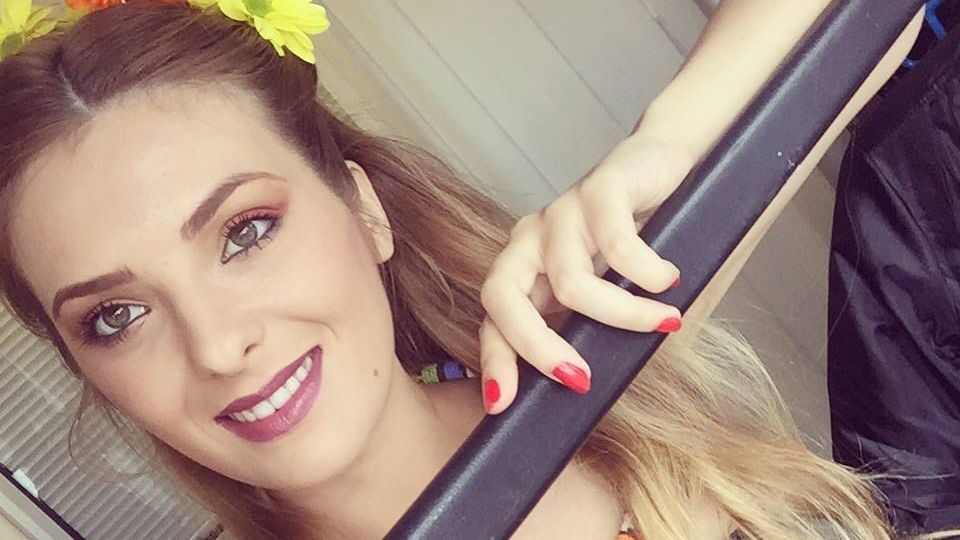 Ea este tânăra de 23 de ani care va reprezenta România la Miss Grand International 2015