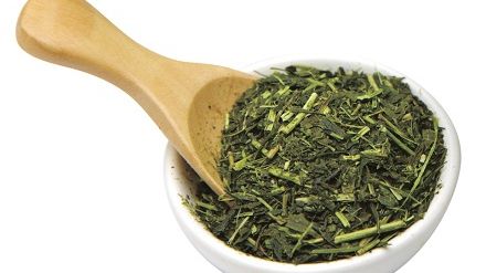 Ceai verde antiadipos: ce este, cum te ajută să slăbeşti şi alte beneficii