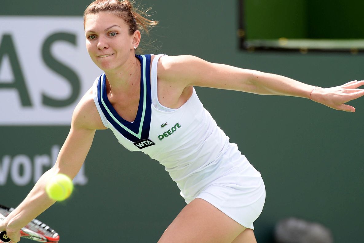 Simona Halep s-a calificat în sferturi la Indian Wells după abandonul Barborei Strycova
