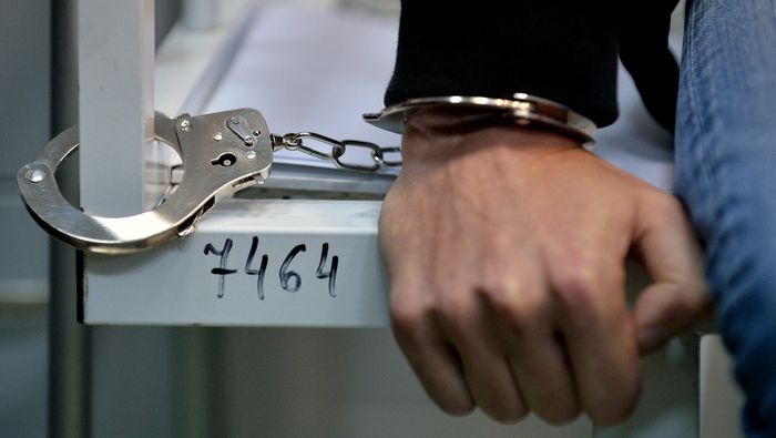 Antrenor de handbal din Capitală, trimis în judecată pentru că a violat șapte fete