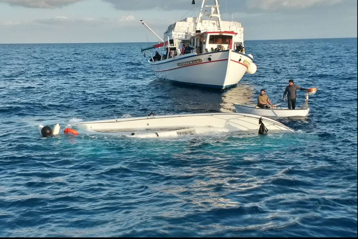 Criza imigranților. O ambarcațiune cu refugiați s-a răsturnat în Marea Egee: 4 persoane au murit