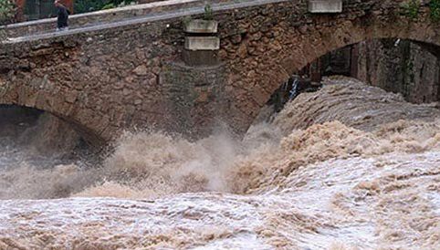 Stare de catastrofă naturală în Franța. Cel puţin 17 persoane au murit în urma inundaţiilor 