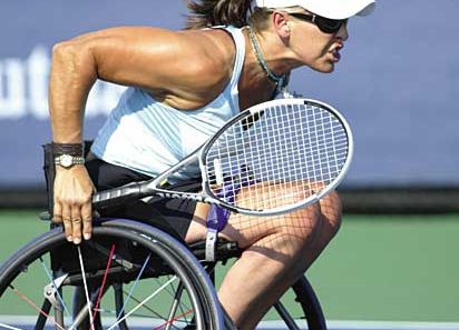 Doi tenismeni americani în scaun rulant vin să antreneze sportivi români