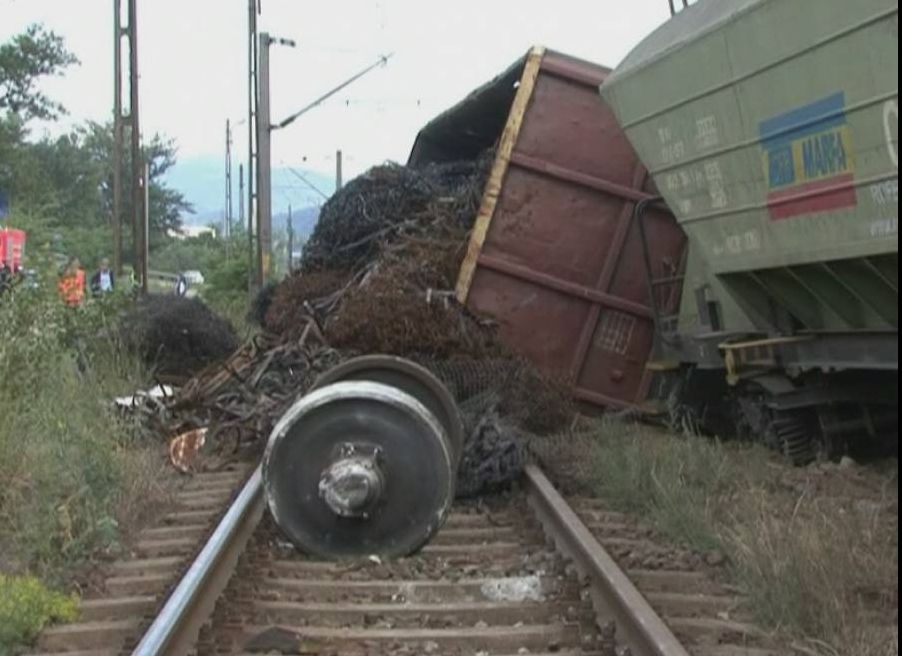 Nou INCIDENT pe calea ferată! Un vagon al unui tren de marfă s-a răsturnat, iar alte două au deraiat, în județul Bihor: cum se circulă