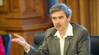 Votul prin corespondenţă, aproape de a fi contestat la CCR, de către UDMR