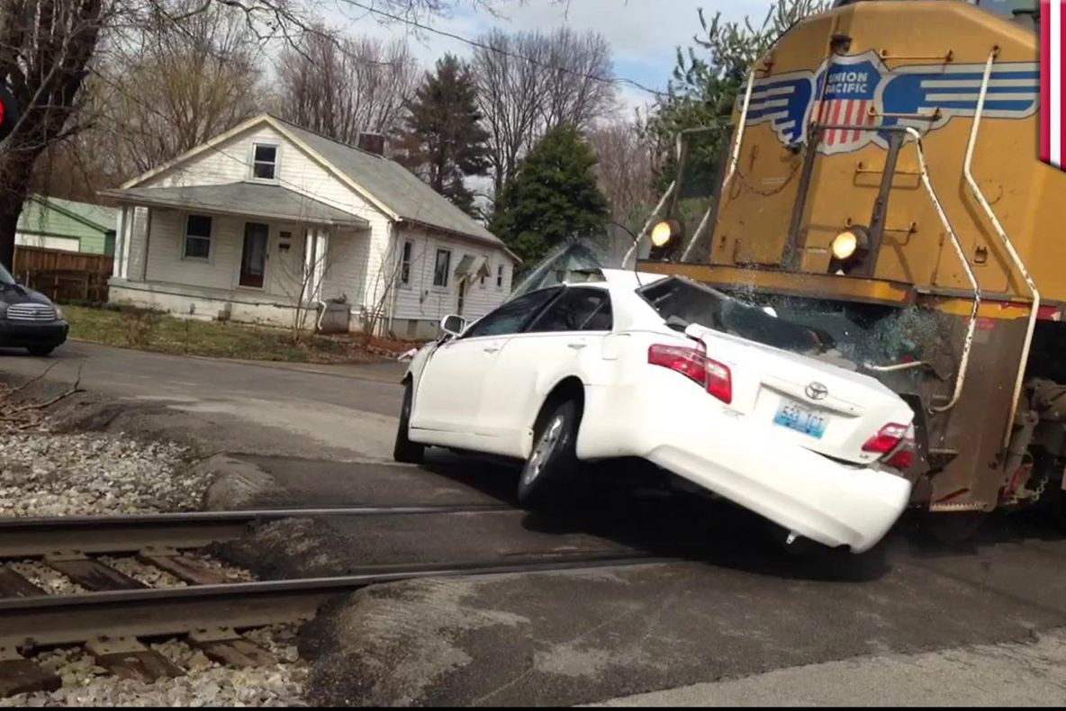 Tragedie! O româncă de 17 ani, ucisă de tren în Austria