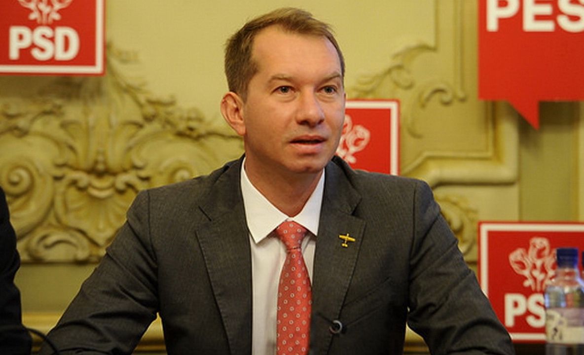 Mihai Sturzu, privind poarta închisă a PSD, cântă hitul ,,Gașca mea" nu poate sta liniștită...